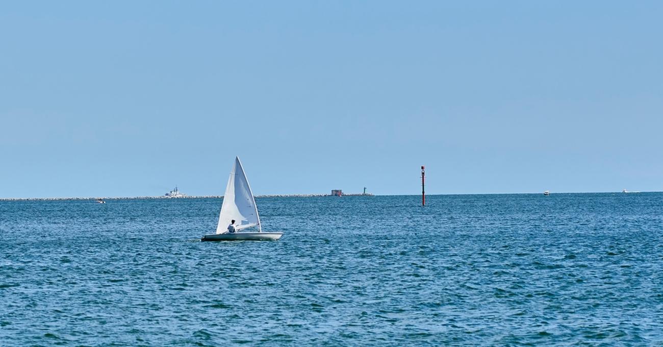 Can a Laser Sailboat Sink? | Life of Sailing