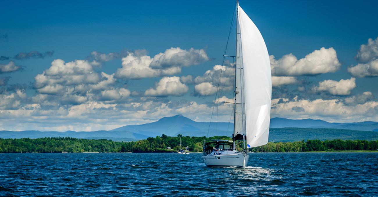 Best Sailboats For Lakes | Life of Sailing