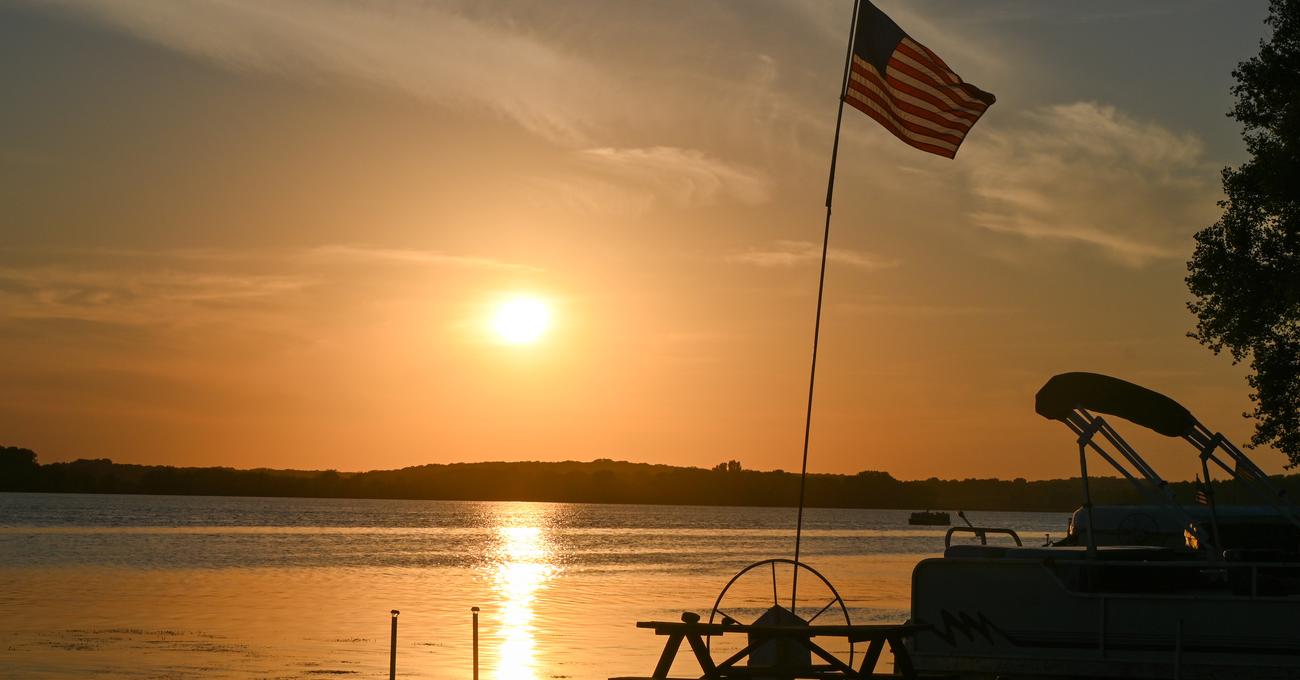 How To Add Flags To Pontoon Boats | Life of Sailing