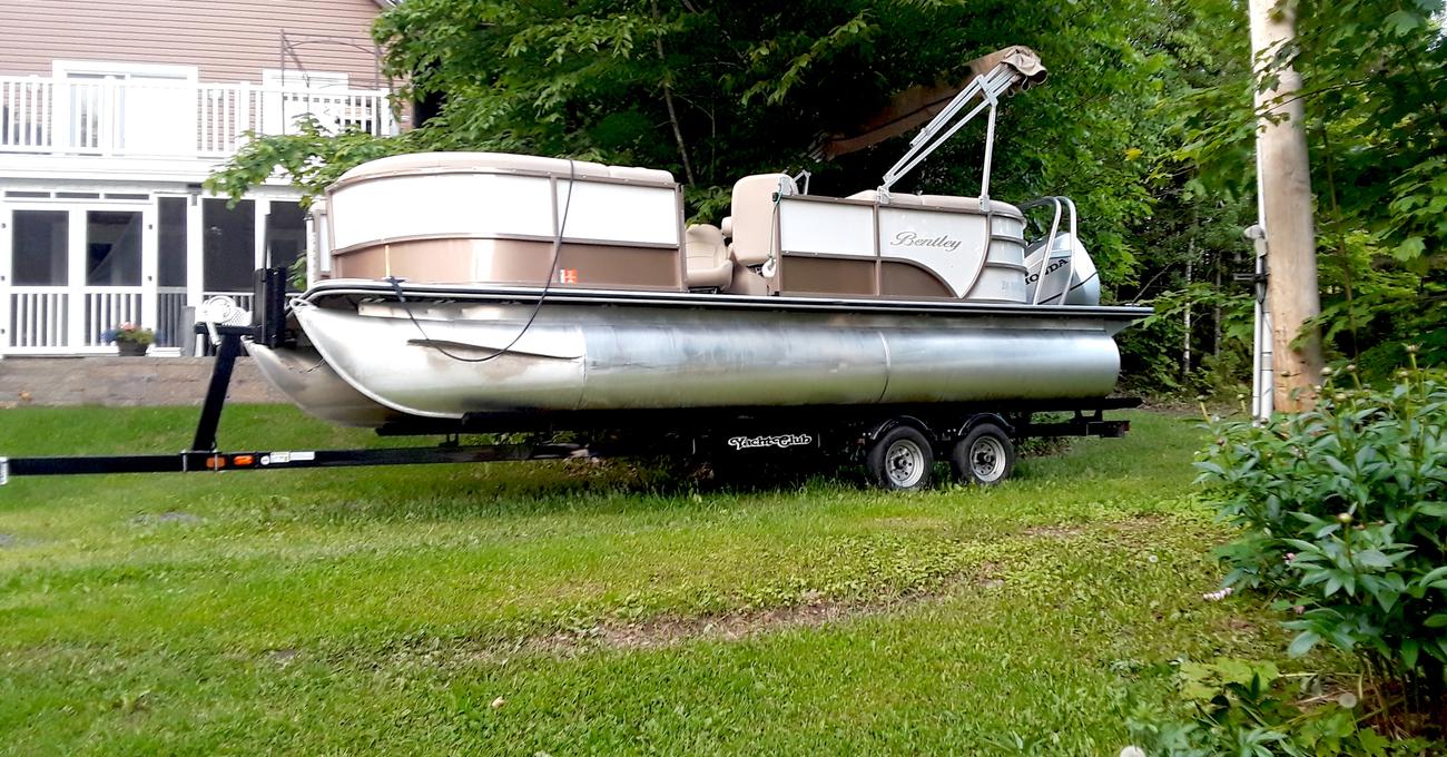 How Tall Is A Pontoon Boat On A Trailer? | Life of Sailing