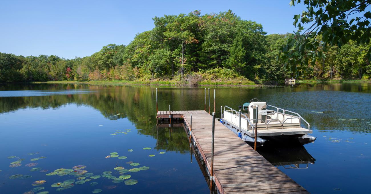 How To Start A Pontoon Boat | Life of Sailing